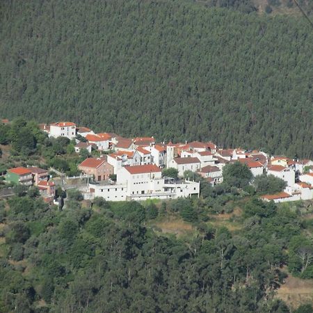 Alojamento Local De Pardieiros Hotel Avô Екстериор снимка