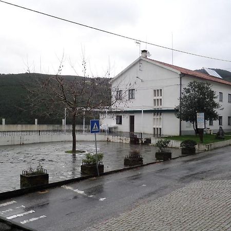 Alojamento Local De Pardieiros Hotel Avô Екстериор снимка
